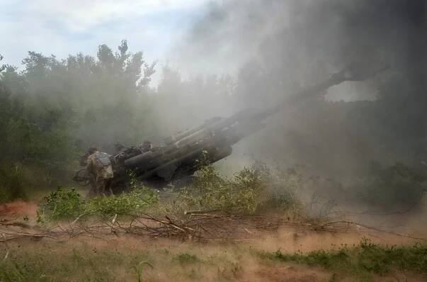 Ukrajina se dohodla s dvěma firmami z USA na společné výrobě munice ráže 155 mm
