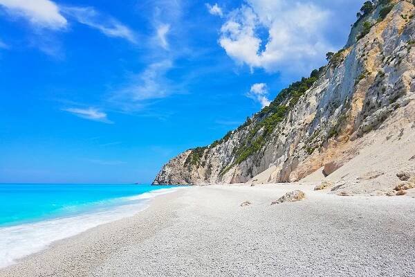 pláž Egremni na řeckém ostrově Lefkada