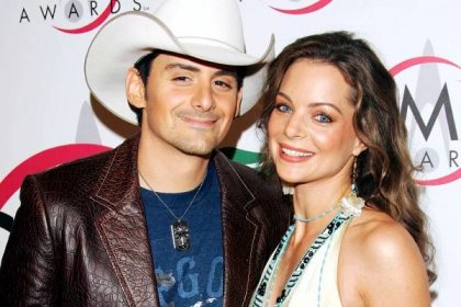 Woman dupes Brad Paisley, wife with fake dying child