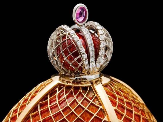 Česká mincovna z Jablonce představila k příležitosti 200. výročí narození Gustava Fabergého, zakladatele světově proslulé klenotnické dynastie, své nejnovější pamětní mince, jejichž autorem je absolvent UMPRUM Asamat Baltaev.