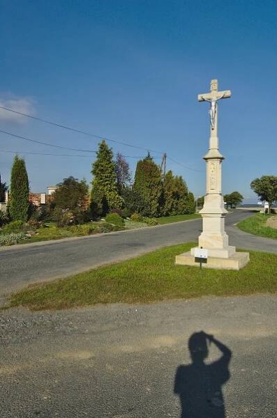 Soubor:Kříž na konci obce u rozcestí Raková - Bohuslavice, Rakůvka, okres Prostějov (02).jpg