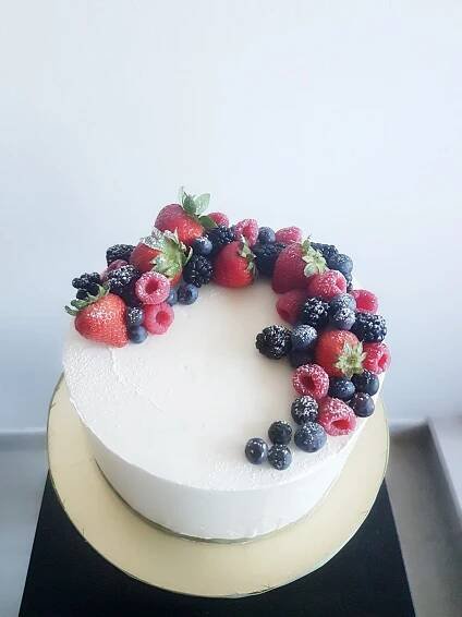 Berry-Topped White Cake