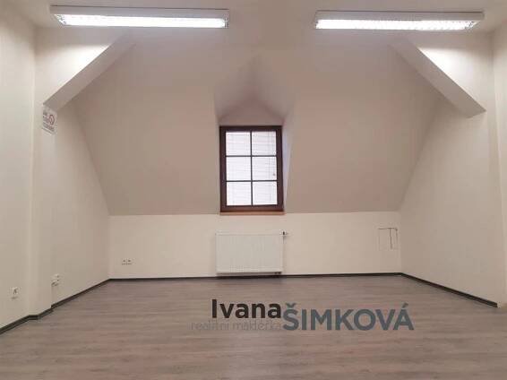 ( Pronajato ) Pronájem světlého administrativního prostoru, 131m2 + příslušenství, Golčova ul. Praha 4 – Kunratice – Ivana