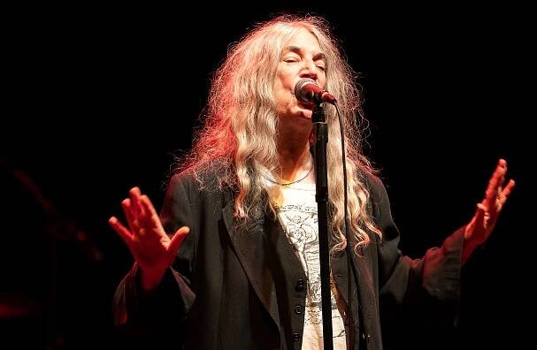 Einzigartige Bühnenpräsenz – Patti Smith live, in Berlin ist sie 2025 beim Citadel Music Festival zu erleben. Foto: Tom Dumont