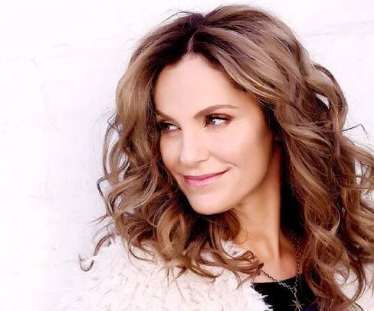 Amy Brenneman Biography - Facts, Childhood, Family Life & Achievements