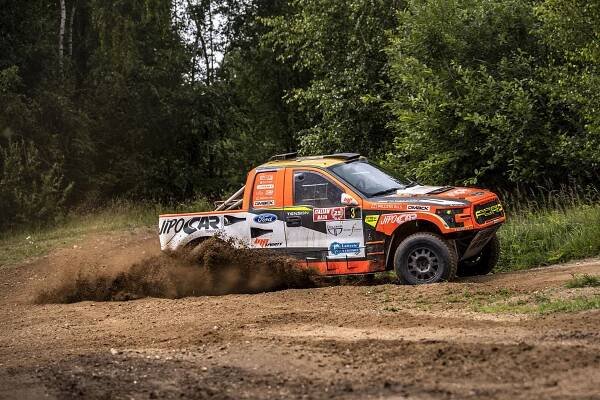 Martin Prokop a Ranger Raptor na tankodromu - 11 - GALERIE: Martin Prokop na tankodromu s Ranger Raptorem (6/16)