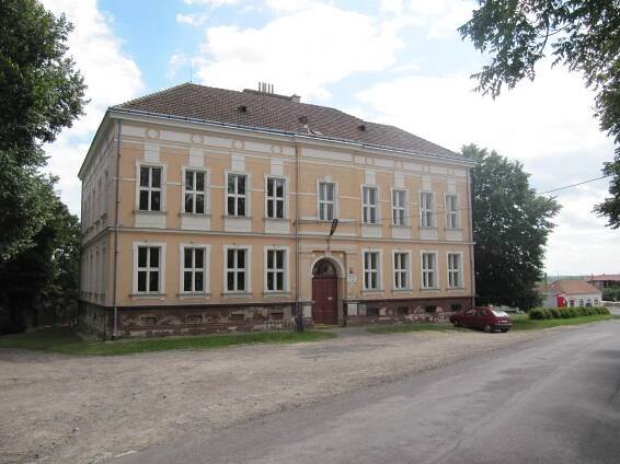 Soubor:Dyjákovice, stará škola.jpg – Wikipedie