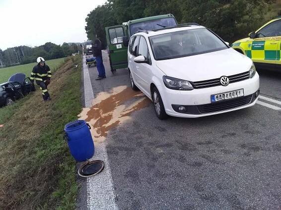Nehoda tří aut uzavřela silnici ze Strakonic na Katovice