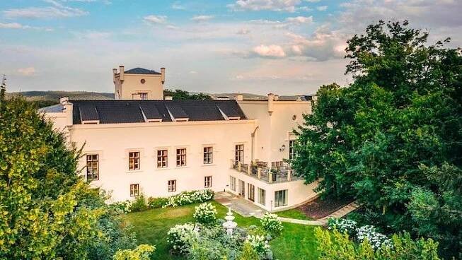 Chateau Trnová: Kde Historie a Moderní Služby Tvoří Nezapomenutelné Zážitky