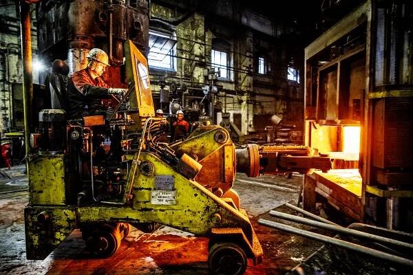 FOTO: Malá kovárna, či velké peklo? Takto v Plzni vyrábějí díly pro zaoceánské lodě či jaderné elektrárny