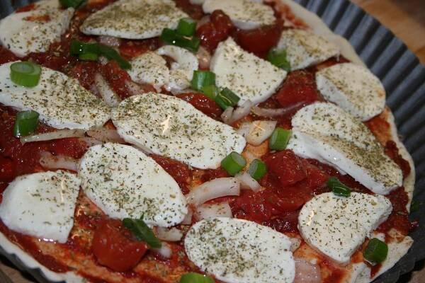 Celozrnná vegetariánská pizza - bez kynutí - fotografie 2 - TopRecepty.cz