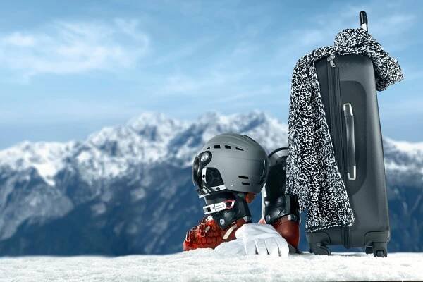 The Benefits of Hiring an SUV Service for Your Ski Trip