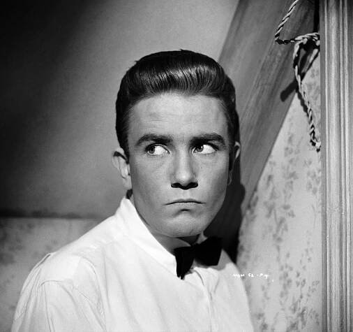 Noc musí padnout - Z filmu - Albert Finney