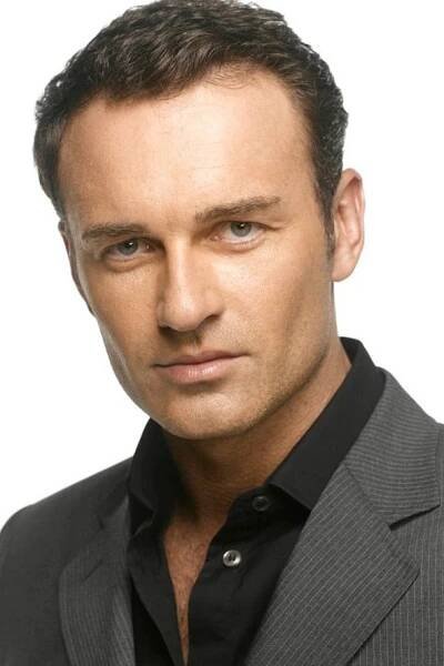 Julian McMahon herec