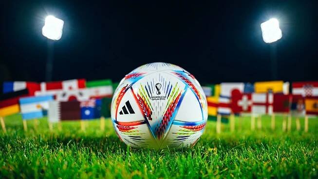 Začíná mistrovství světa v Kataru. Svátek fotbalu ve stínu utrpení dělníků a korupce šéfů FIFA