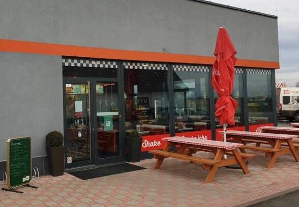 Exteriér restaurace EB diners