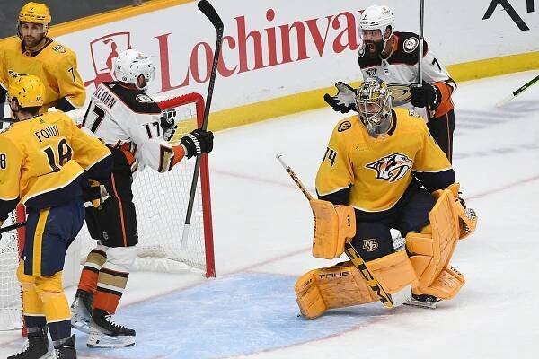 Slavný hattrick pro Gudase. Dorovnal McDavida a dál táhne Anaheim