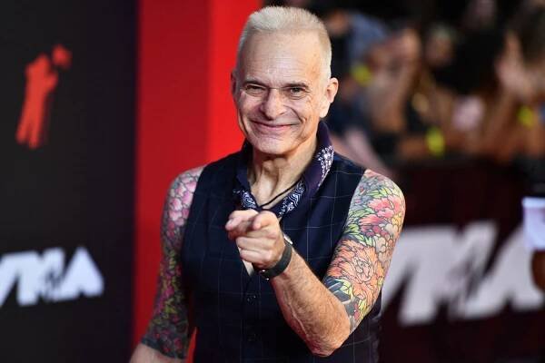 Van Halen's David Lee Roth is 'throwing in the shoes,' will retire after final shows in January