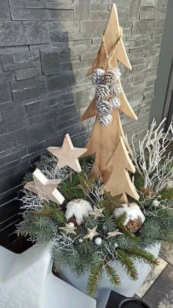 Christmas Decorations - Evergreen and White Stars in a Basket