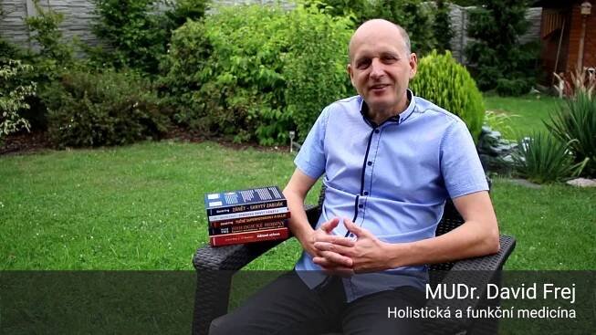 MUDr. David Frej sděluje informace o své práci a psaní knih