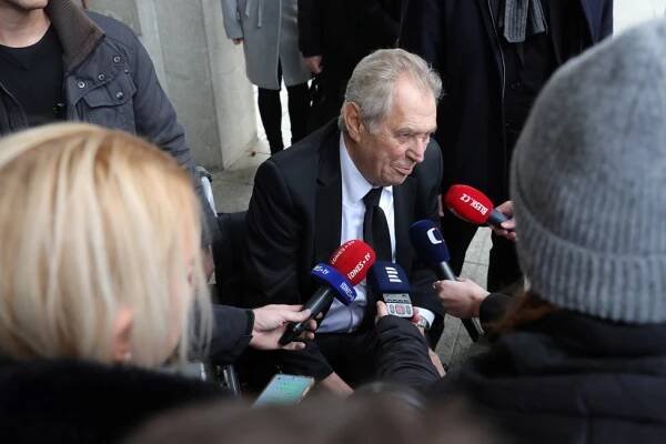 Exprezident Zeman si vybral píseň na pohřeb! A zahraje ji Slováček...