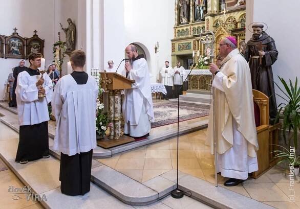 Věřící v Uherském Hradišti oslavili františkánský svátek Porciunkule - Arcibiskupství olomoucké