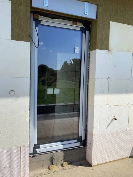 Montáž plastových oken, kampus - Veverská Bítýška - CRP service