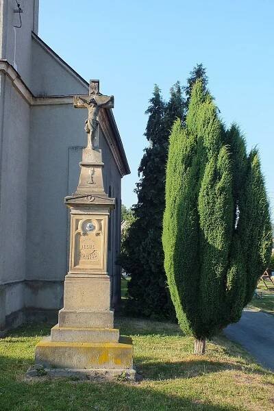 Soubor:Crucifix in Posluchov.jpg