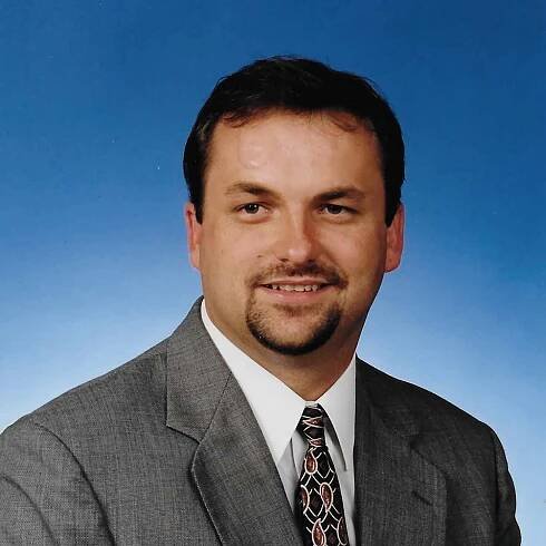 Michael Bennett, Small-Town Doctor Who Pushed for Masks, Dies at 52