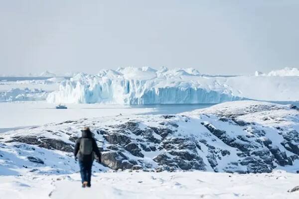 V ústí ledovcového fjordu Ilulissat se nachází ledovec vyvržený z ledovce Jakobshavn, který byl pravděpodobně zdrojem ledové kry, jež potopila Titanic.