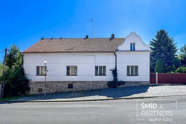 Prostorný dům s pozemkem 1769 m a vedlejší stavbou Ratboř u Kolína | Reality.iDNES.cz 