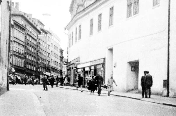 Obrazem: Brutální potlačení protestů v srpnu 1969. Stát odškodní oběti násilí