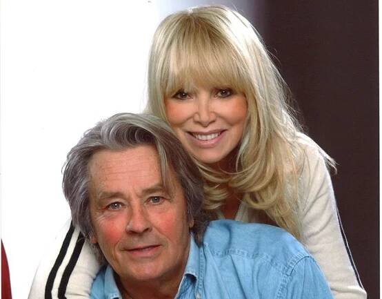 Photo Gallery - Mireille Darc