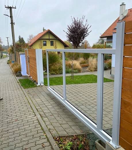 kovovýroba opatřil pojezdová vrata 2