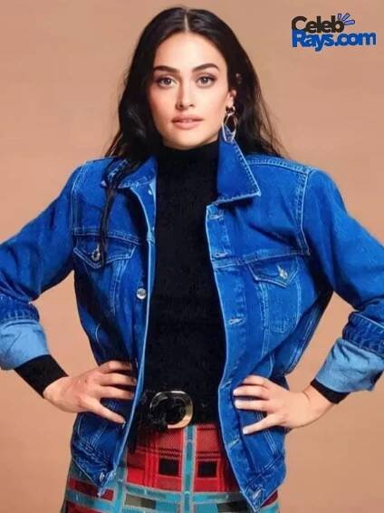 Esra Bilgiç Intro