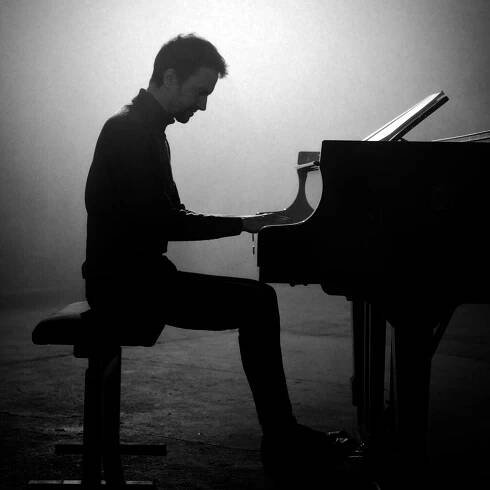 Alexandre Tharaud: Práce pianisty musí být zdrojem radosti, ne povinností – KlasikaPlus.cz