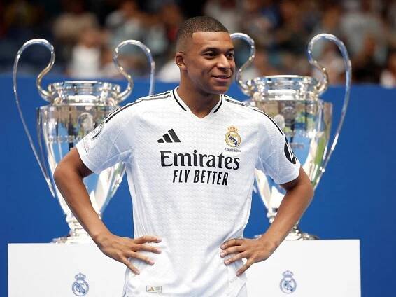 Kylian Mbappé: Plat a přestup z PSG do Realu Madrid