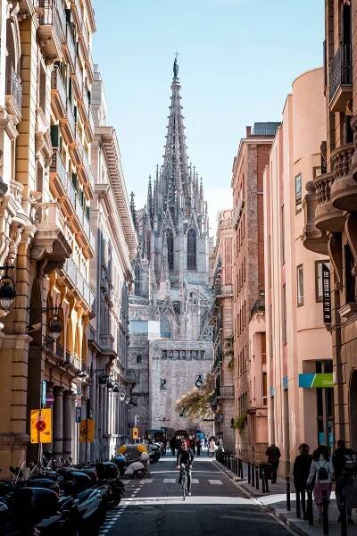 Barcelona Cathedral by Ben Holbrook