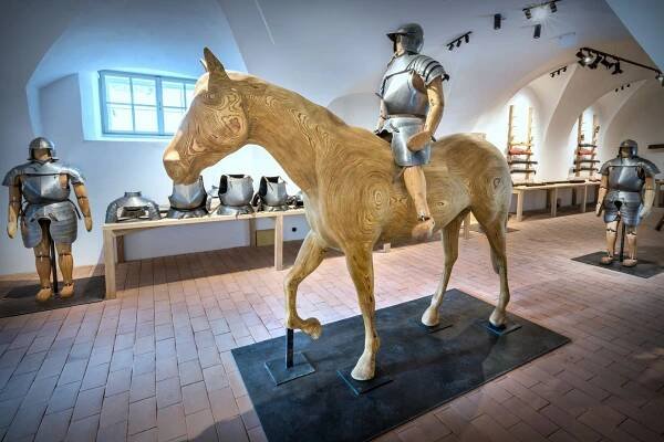 Vojenství a opevnění v době Pernštejnů - Východočeské muzeum v Pardubicích - Zámek Pardubice