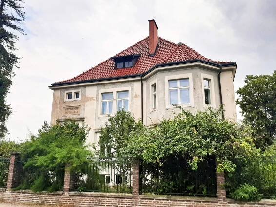 Hradec Králové, Morušovka: úžasné vily byly tak luxusní, že své majitele zruinovaly