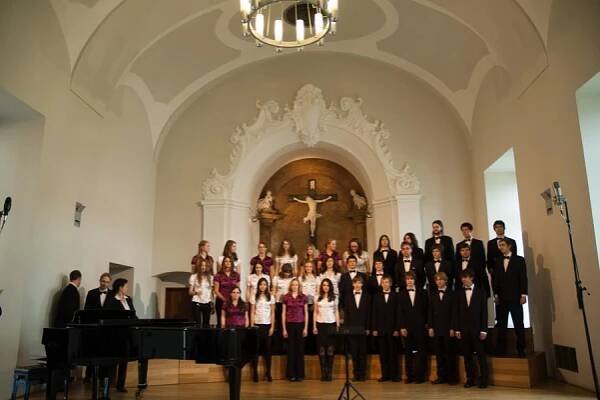 Gymnasia Cantant | hodnocená přehlídka gymnaziálních pěveckých sborů