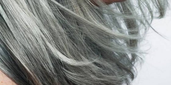 Jak zabránit šedivění vlasů a jaké jsou příčiny