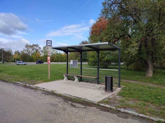 Fotogaléria • Milovice, Letecká (Zastávka autobusu) • Mapy.com