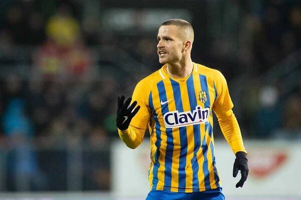 Opava - Zápas osmifinále MOL Cupu mezi SFC Opava a AC Sparta Praha 28. listopadu 2018 na Městském stadionu v Opavě. Jan Schaffartzik (SFC Opava).