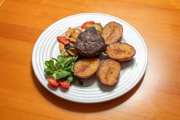 Tříchodové menu pro dva: steak ze svíčkové i víno - Obrázek 11