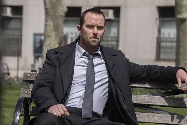 Mrtvý bod - Neradostná zpráva - Z filmu - Sullivan Stapleton