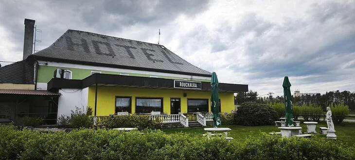 Kam se vyplatí sjet z D5? Vdolky, guláš i ramen čekají za rohem. A stojí za to