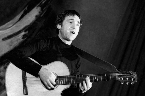 Penyanyi Serba Bisa Vladimir Semenovich Vysotsky