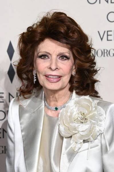 FOTO: Sophia Loren má dva syny, kteří byli celou dobu s ní v nemocnici. – stránka 7