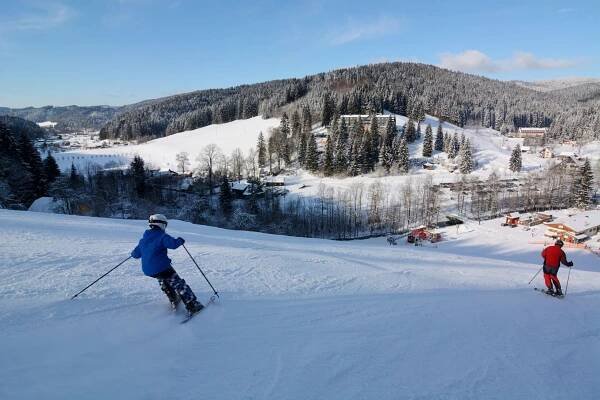 Ski areál Razula rozšiřuje provoz, rozjela se i část sjezdovky Razula a půjčovna - ZLIN.CZ